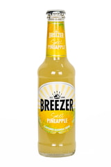 Bacardi Breezer Pineapple (24-pack)